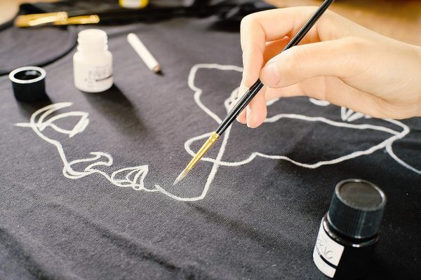 Mont Marte Permanent Fabric Paint Set 8 x 20ml Vivid Colours for Textile, Fabric, T-Shirt, Canvas, Wood, Ceramic, Glass-1